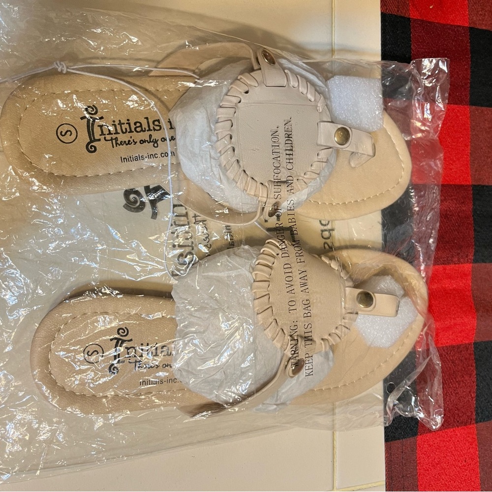 Brand new never worn women’s initial sandals size S